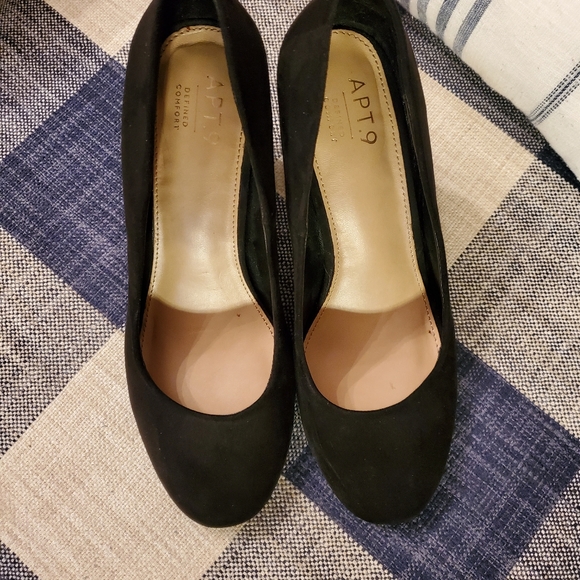 Women's Black Heels 7 Wide - Picture 2 of 4